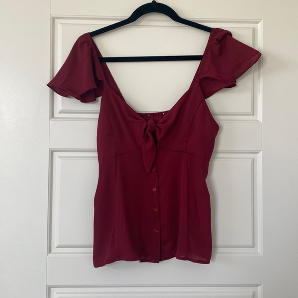 Tops - Maroon, key hole, blouse. XS. Like new!